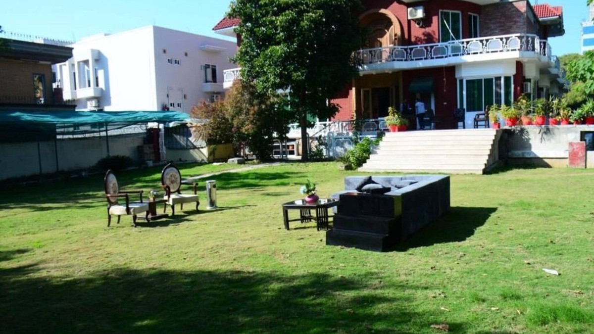 F-7 Sector House | Baani Signature Hotel