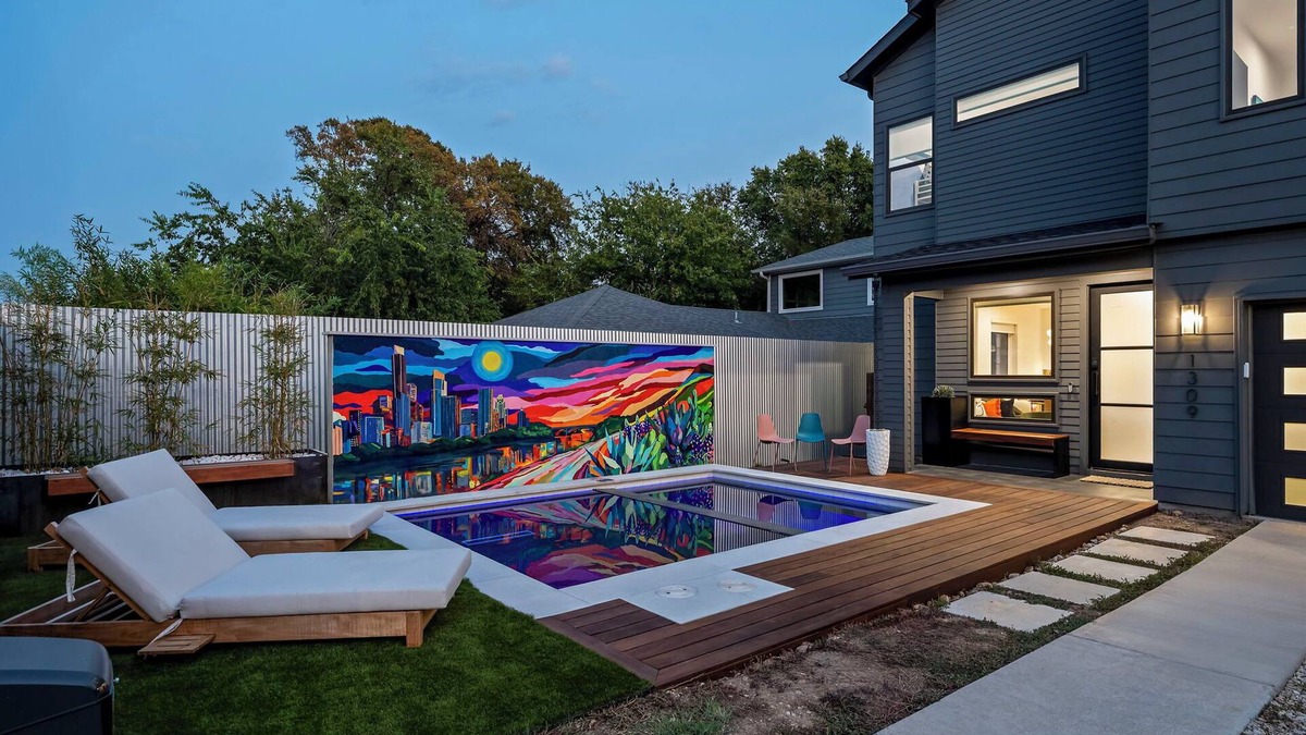 Central East Austin House | Bach & Bubbly House - 5BR, Pool, Gym & Glam Room