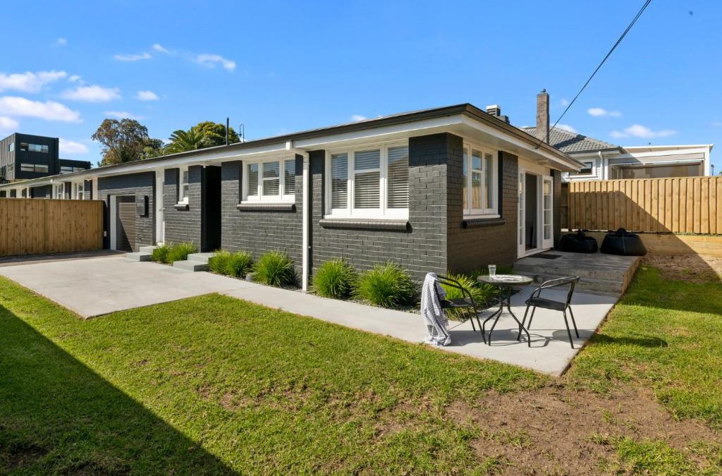 Mount Maunganui House | Bach on Pitau - Mt Maunganui Holiday Home