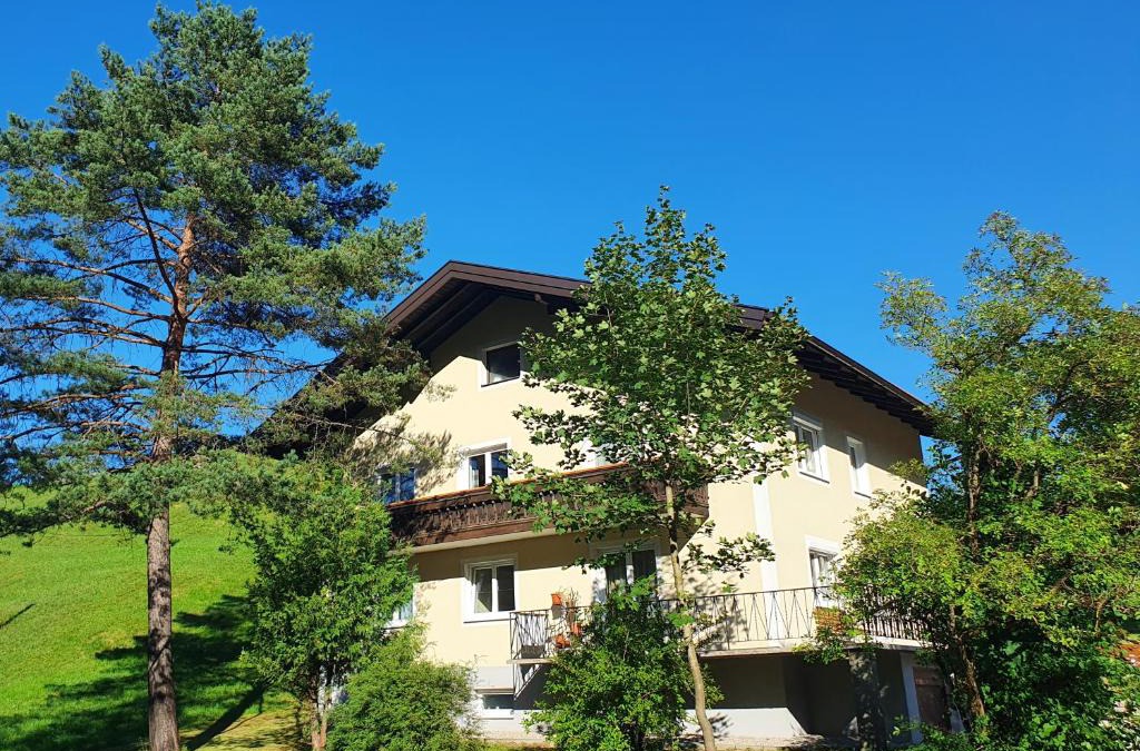 Hof bei Salzburg Apartment | Bachhäusl