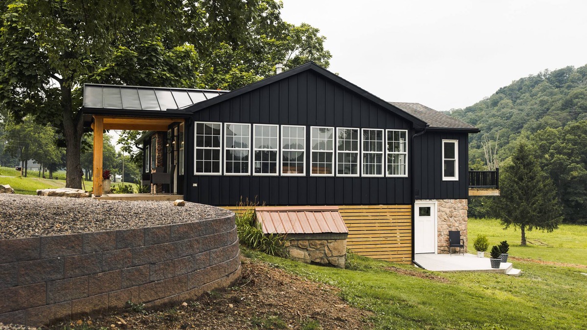 Cocolamus House | Back Country on 8 Acre with Fire Pit, Stream, Pond & Animals
