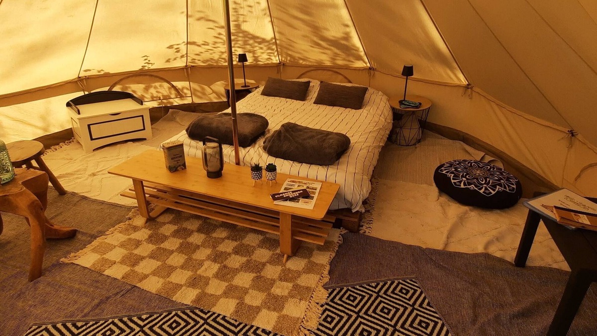Sint-Antelinks RV Rental | Back-to-Nature - Glamping Zonnebloem A back-to-basics experience