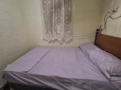 San Salvador House | Backpacker's ROOF