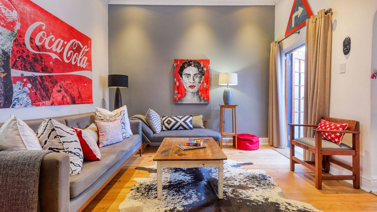 Cape Town City Centre Cottage | Backup-Powered Modern Art Decor Apartment in walking distance to V&A Waterfront