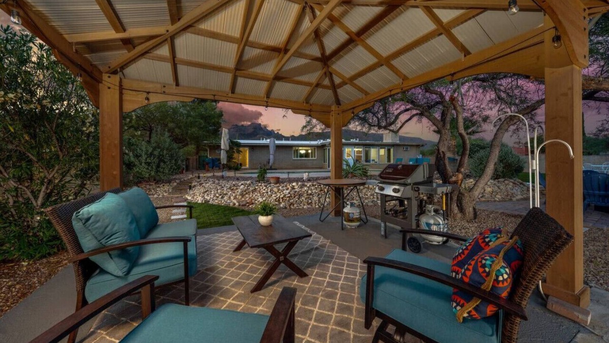 Tanque Verde House | Backyard Oasis/Big 360º Views/3 BR 2 BA