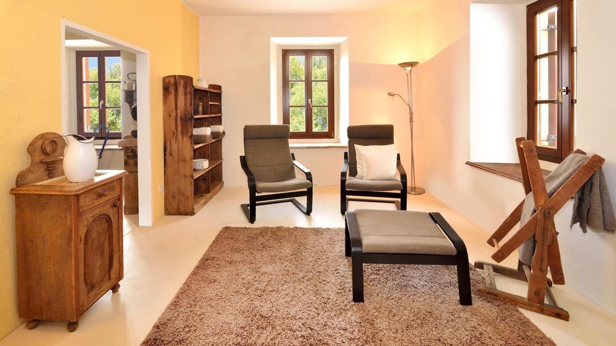 Bressanone Apartment | 'Bad Burgstall Apartment Spinnradl' with Mountain View & Shared Pool