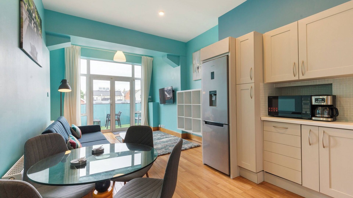 Ballsbridge Apartment | Baggot Street 2BD, 5Min to Aviva, RDS & CityCentre