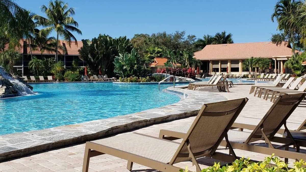 Naples Apartment | Bahama Breeze @Falling Waters Naples, Florida