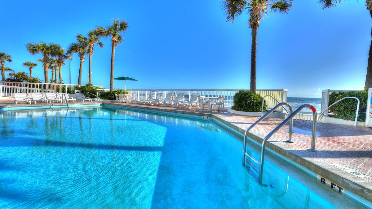 Daytona Beach Hotel | Bahama House