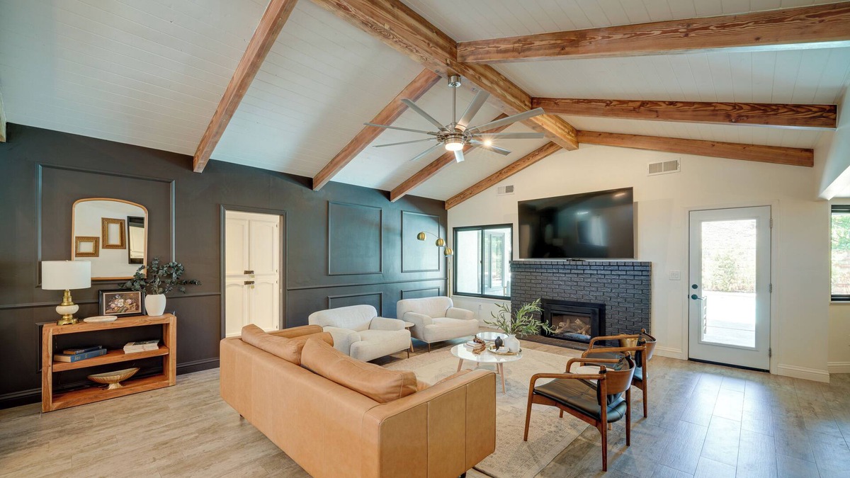 Greenacres House | Bakersfield Oasis: Private Pool, Hot Tub & Patio!