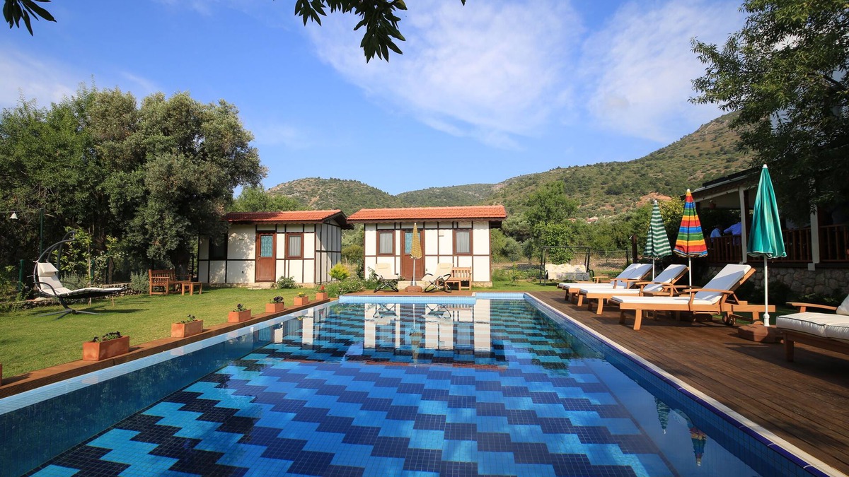 Mesudiye Hotel | Bal Badem Bungalov