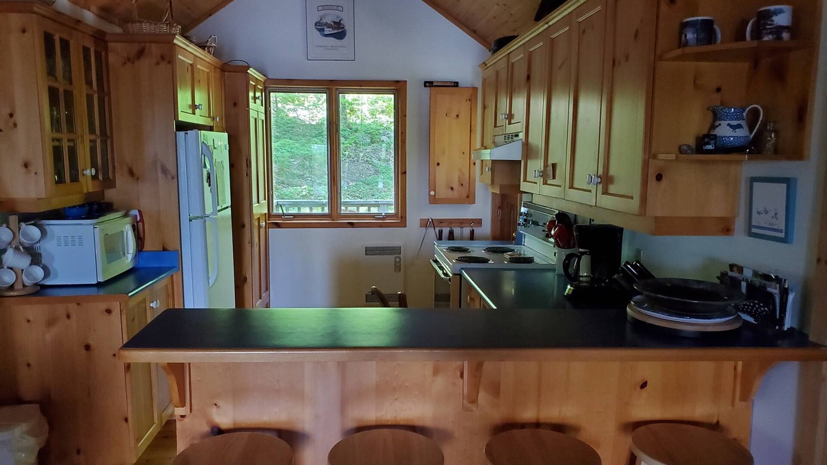 Bala Cottage | Bala Park Island Cottage on Lake Muskoka with private 100 ft waterfront lot.