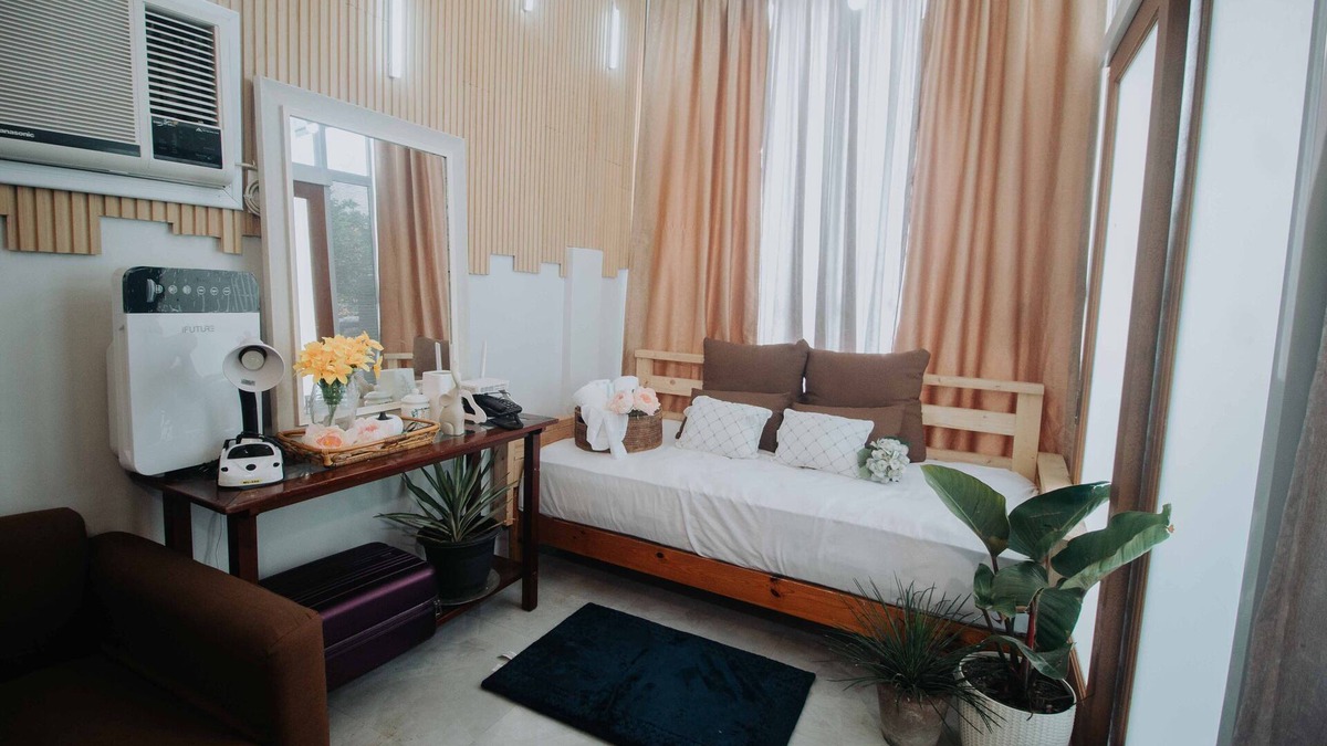 General Santos Apartment | Balai ni Zoe-Cheerful home with hot and cold shower and outside dining and bar