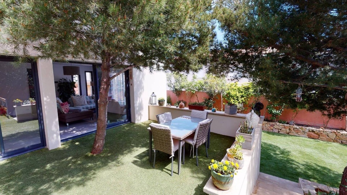 Balaruc-les-Bains Villa | Balaruc les Bains, Villa 5 étoiles, Piscine, Jacuz