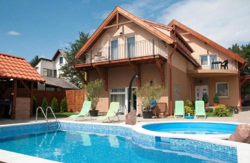 Balatonfured Bed & Breakfast | Balatonfüredi Borostyán Panzió