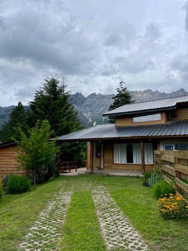 El Bolson Ski Chalet | Balcón al Piltri Casa de Montaña