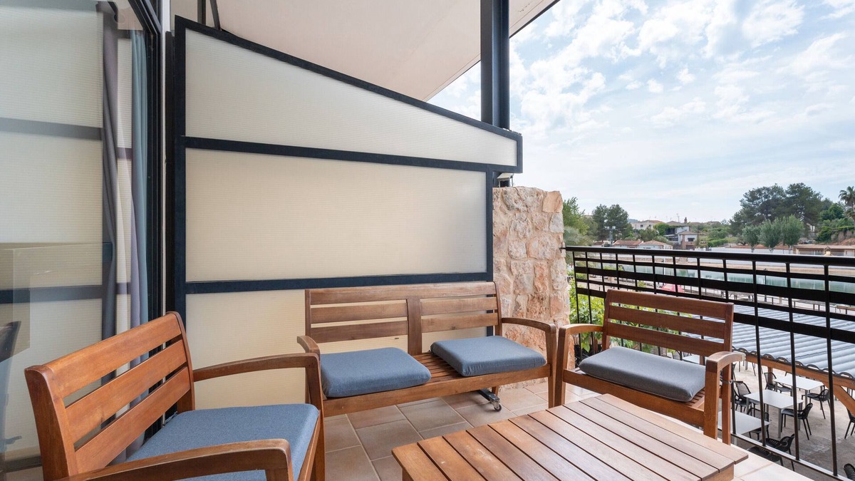 Navarres Apartment | Balcón de las Fuentes: Design, comfort and unique views