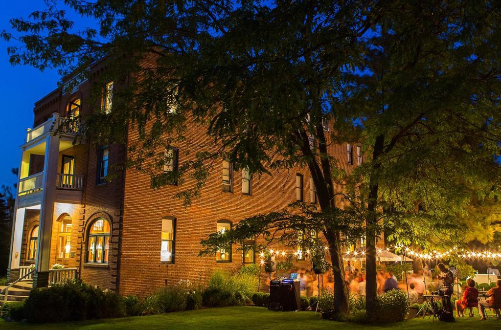 Dufur Hotel | Balch Hotel