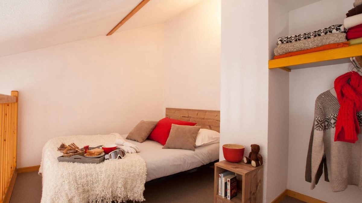 Lanslevillard Apartment | Balcony, parking, tv, ski locker, 25m², Val Cenis