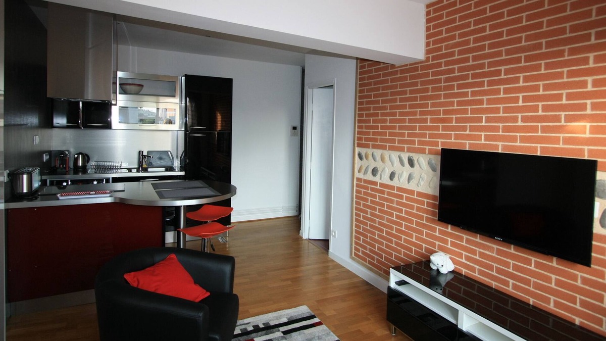 Saint - Michel Apartment | BALCONY STUDIO ON COURTYARD - BUSCA DISTRICT GARDEN PLANTS