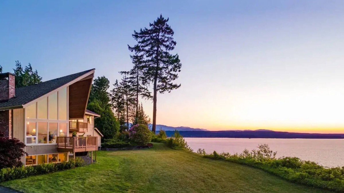 Hansville House | Bald Eagle Baynn