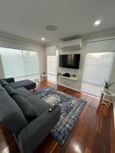 Baldivis House | Baldivis Home Close to IGA, CAFE, Restaurants, 15 mins to beach