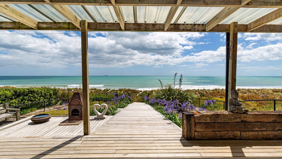 Pukehina House | Bali Vibes