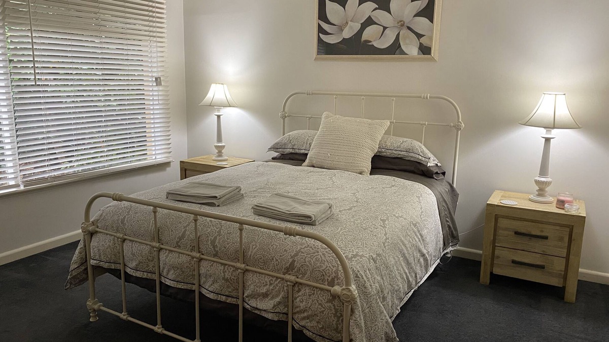 Newington House | Ballarat Central - Waller House -WIFI & Netflix