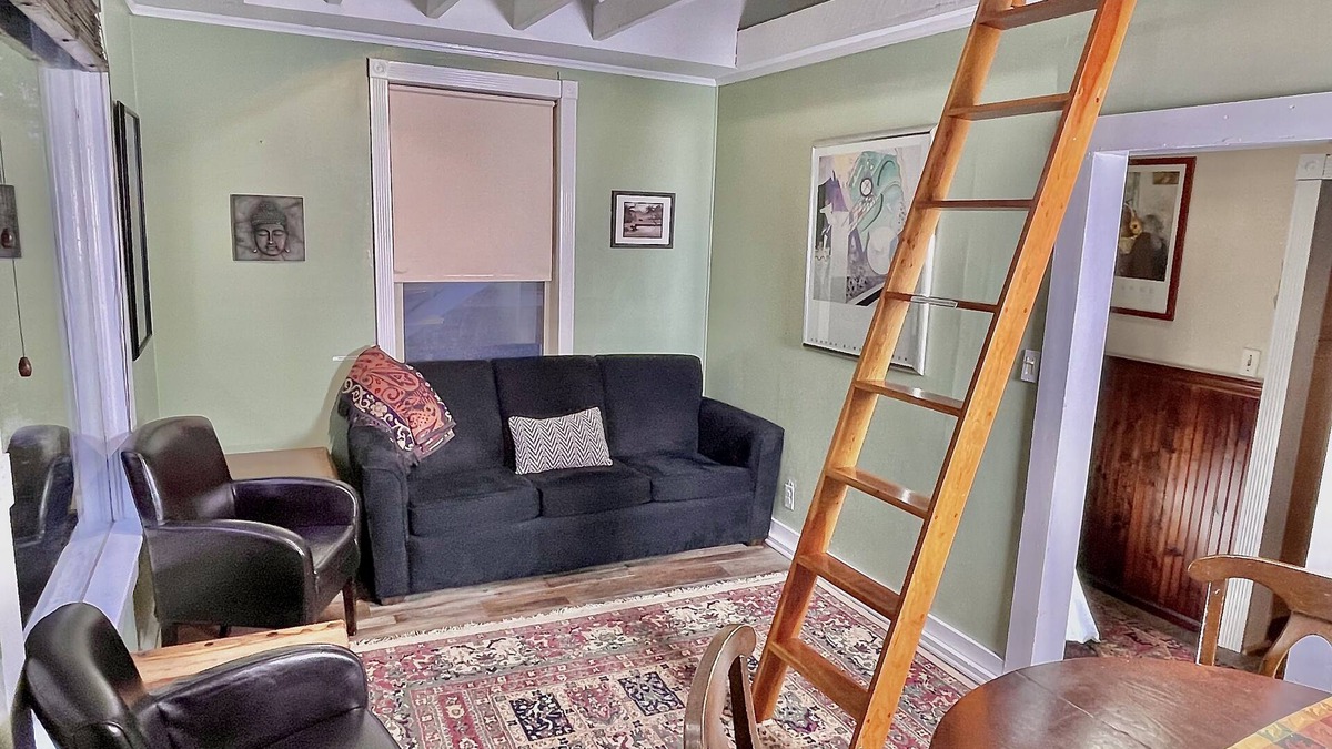 Old Ballard House | Ballard Bunkhouse 2nd flr unit near ent. district. Parking & free level 2 chrgr