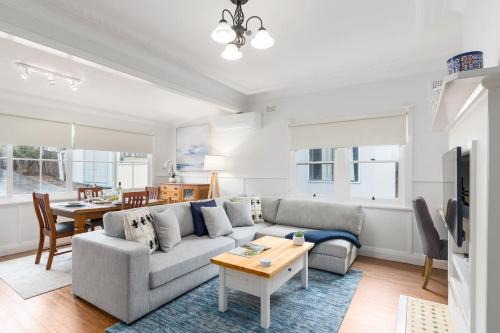 Balgownie House | Bally Escape - Cottage Serenity in a Scenic Village