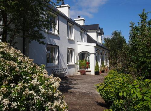 Durrus Bed & Breakfast | Ballycommane House & Garden
