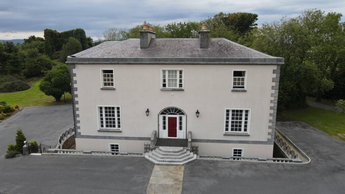 Inishmacatreer House | Ballycurrin House