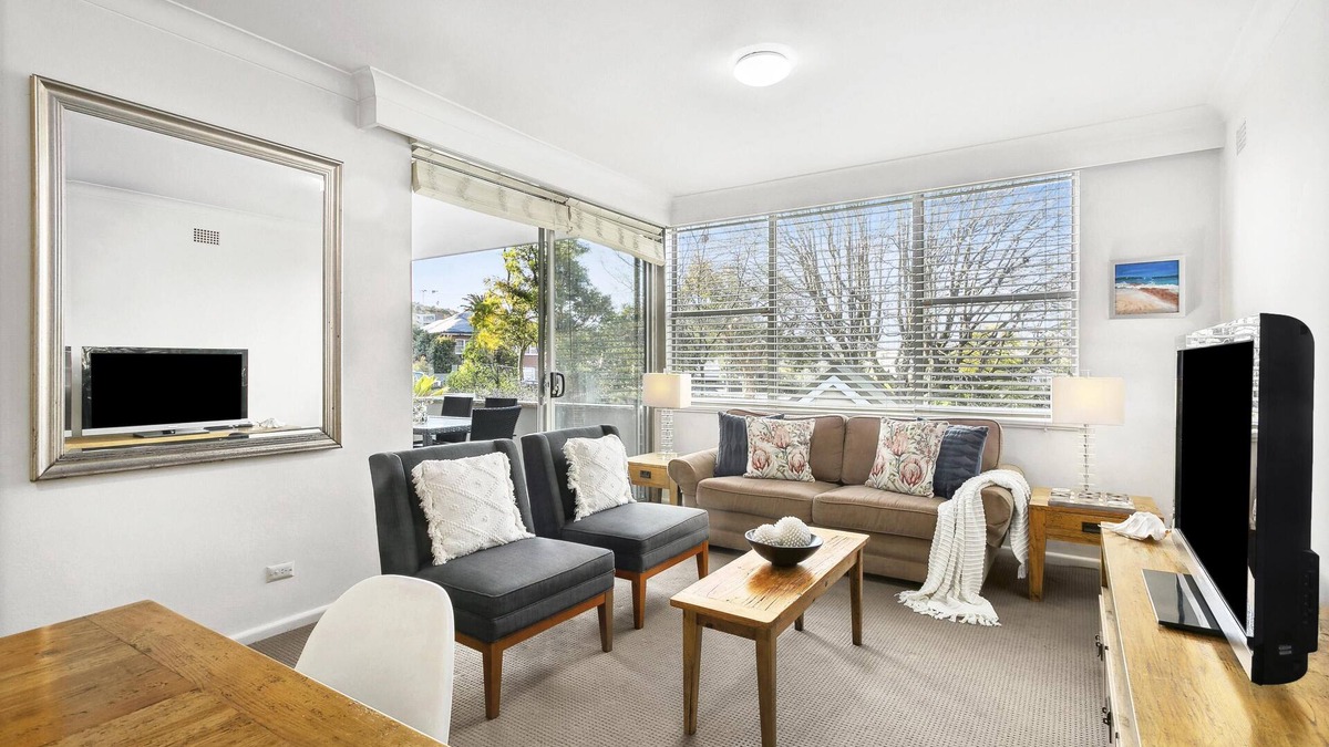 Mosman Apartment | Balmoral - RAG03 Raglan Street - Spacious 2BR Apartment with Large Balcony Just 200m from Balmoral Beach