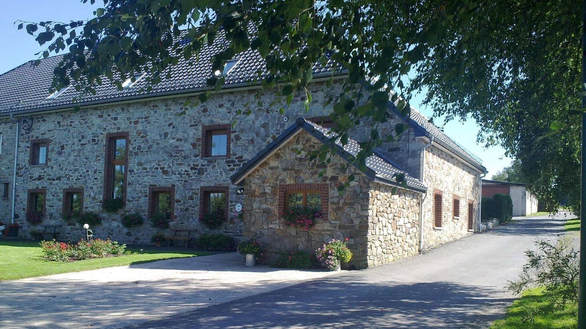 Arimont Cottage | Balmy Cottage in Baugnez/Malmedy with Sauna and Billiards