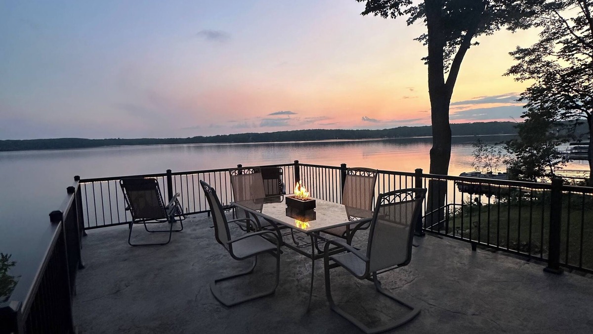 Balsam Lake House | Balsam Lake Sunset Cabin with WiFi & Sauna!