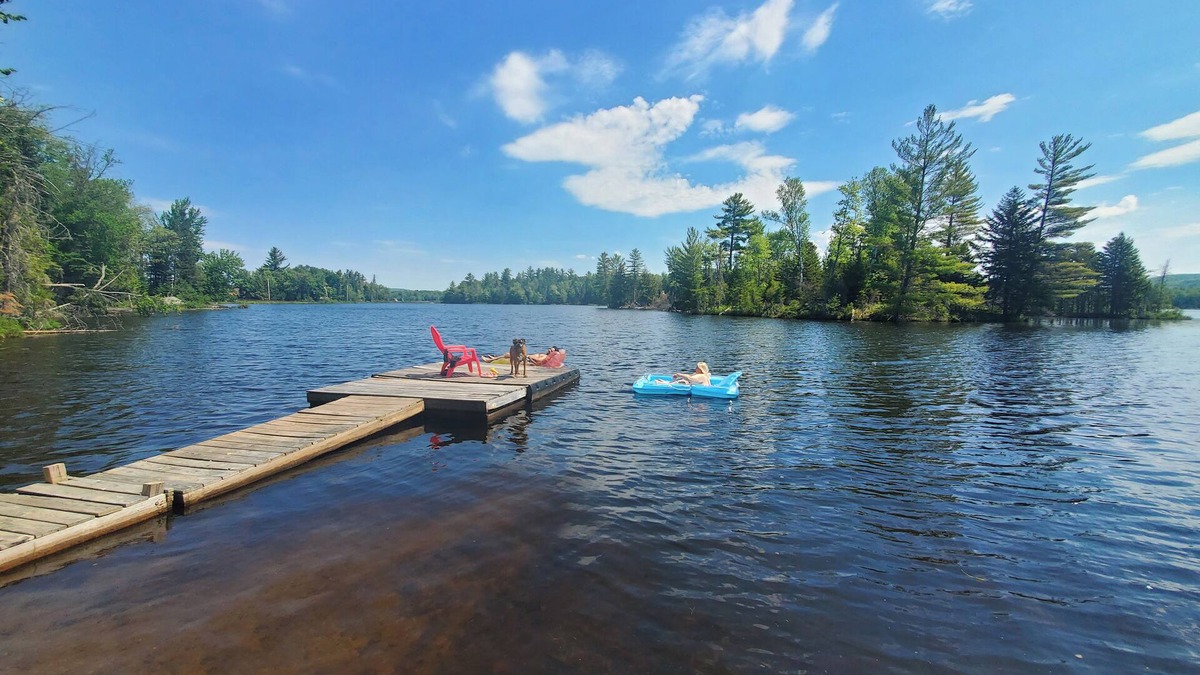 Indian Lake Ski Chalet | Balsam Point Lake House a Lakeside Getaway for Family Fun and Relaxation.