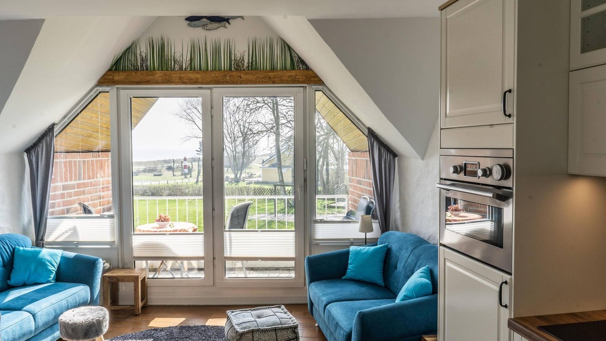 Kronsgaard Apartment | Baltic Sea view - 1st floor, balcony, shower, washing machine, swimming pool, infrared cabin