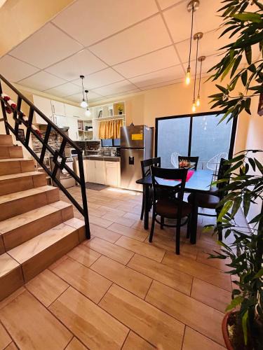 Santa Ana Apartment | Bambú Family House, AC, WiFi, near Metrocentro Mall