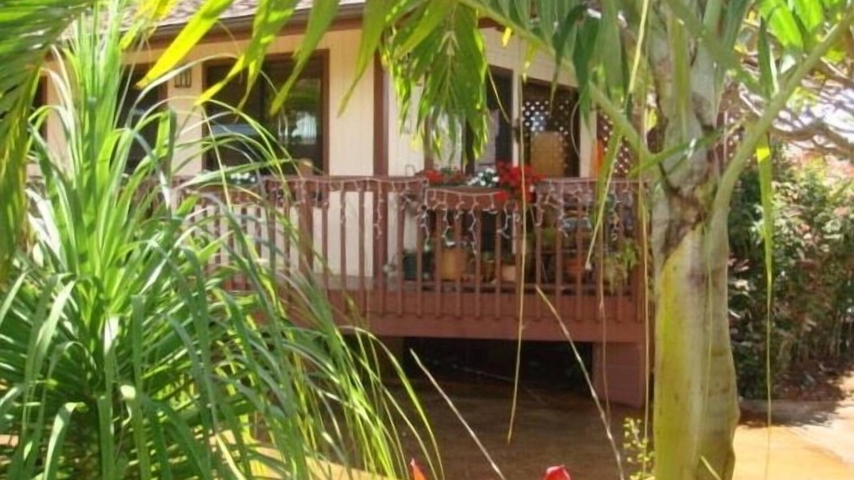 Kalaheo Cottage | Bamboo for Two Ocean View 12 Minutes from Poipu Beach