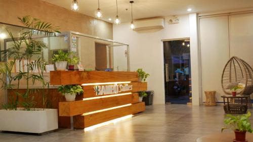 Puerto Princesa City Centre Hotel | Bambu Suites