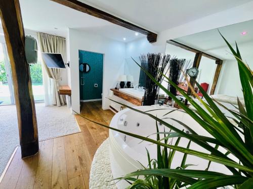 Sutesti House | Bambuus Garden & Spa