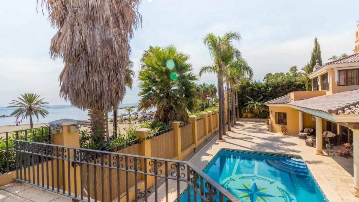 Puerto Banus House | Banús Sand House Super Villa in Puerto Banús facing the sea