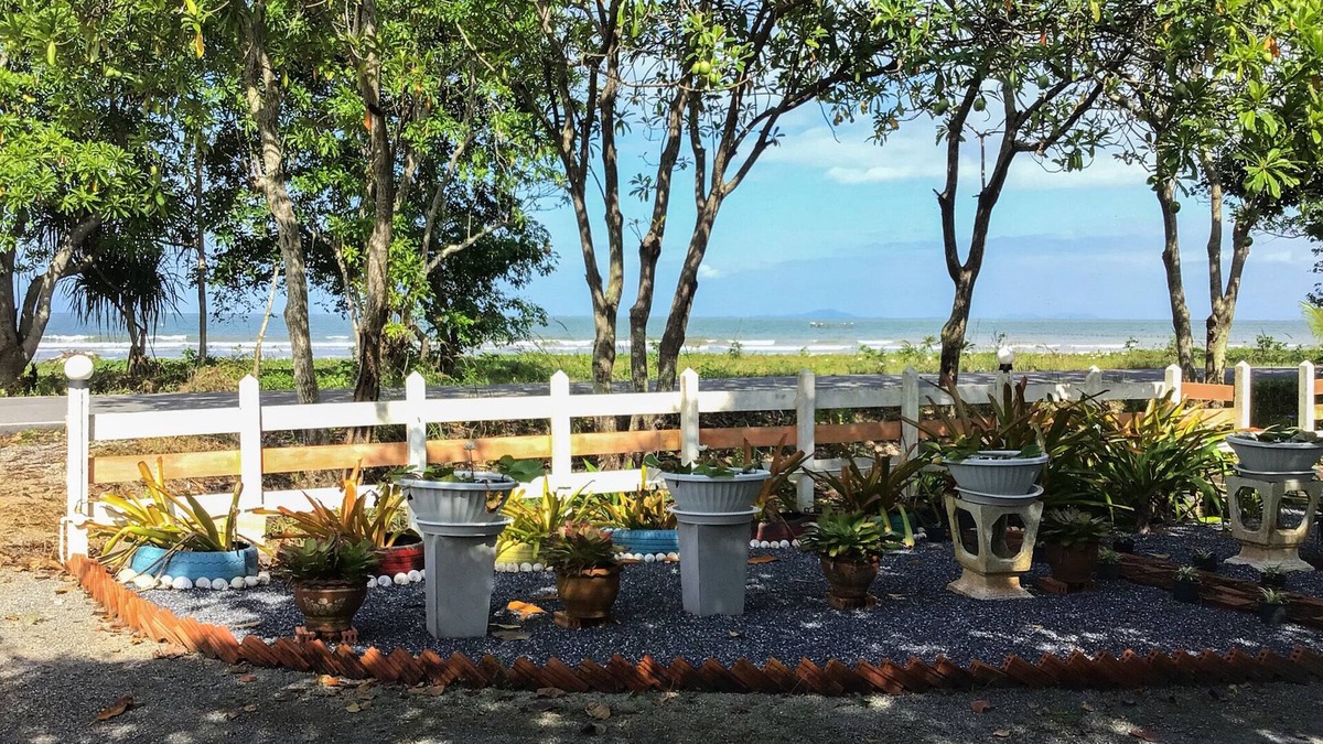 La-ngu Hotel | Ban Chomlay Resort Satun
