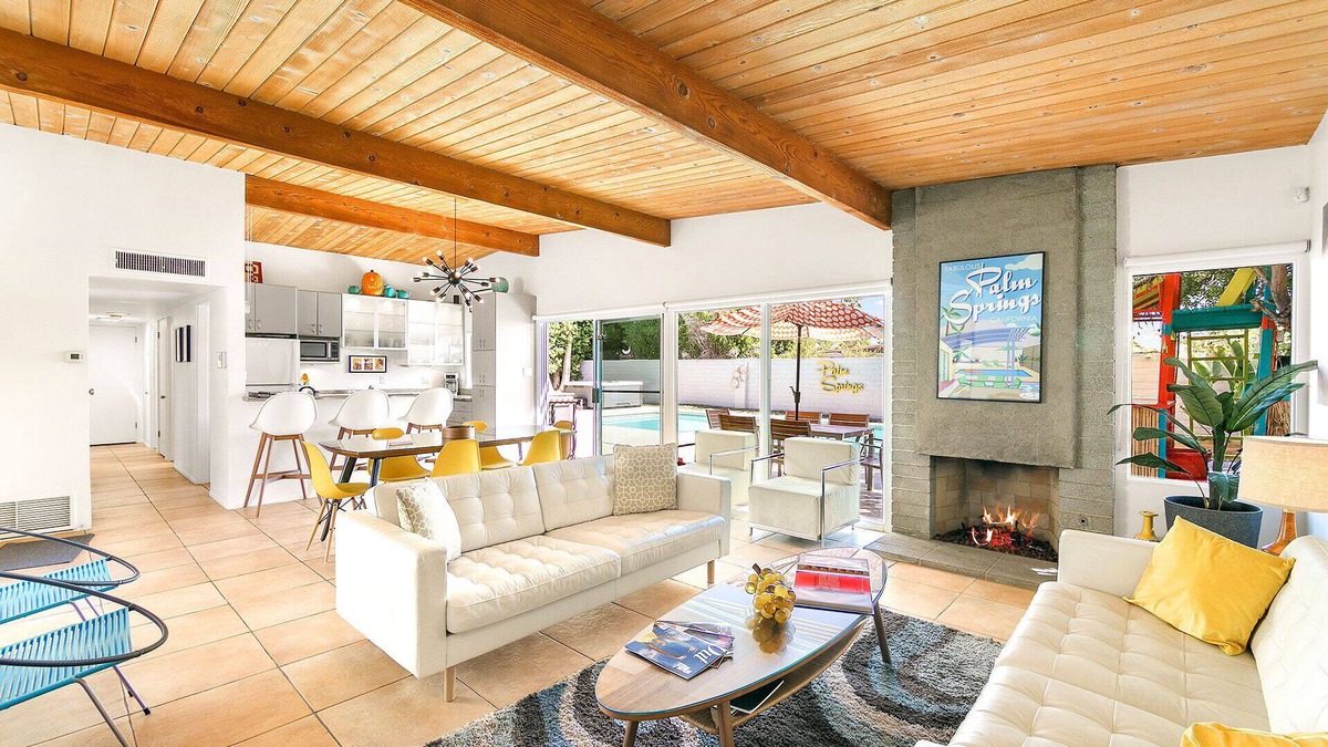 Sunmor House | 'Banana Cabana' Pool pad w/treehouse!
