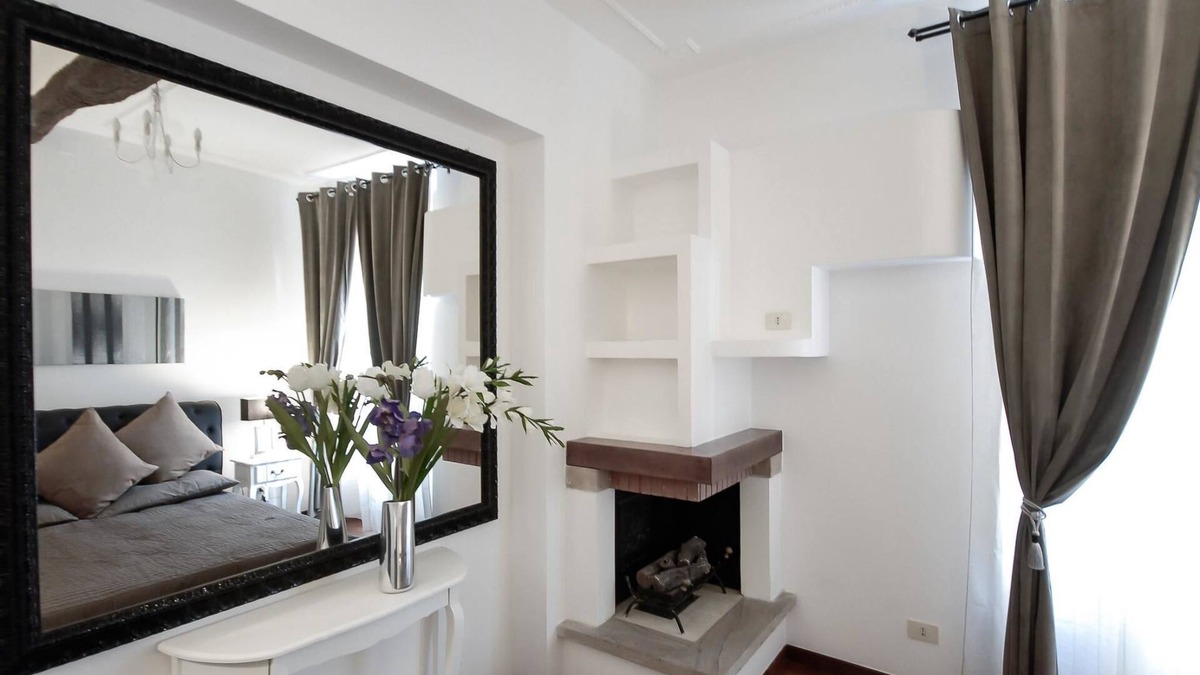 Rione V Ponte Apartment | Banchi Apartment