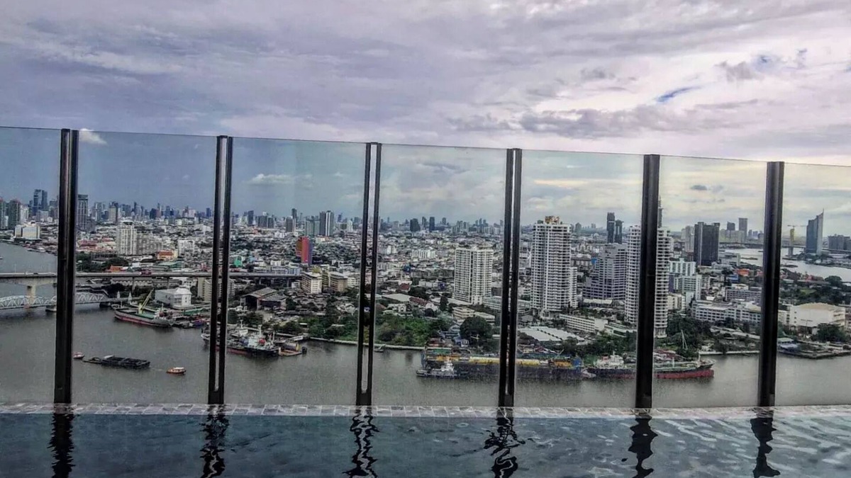Dao Khanong Condo | Bangkok Skyline River View Condo