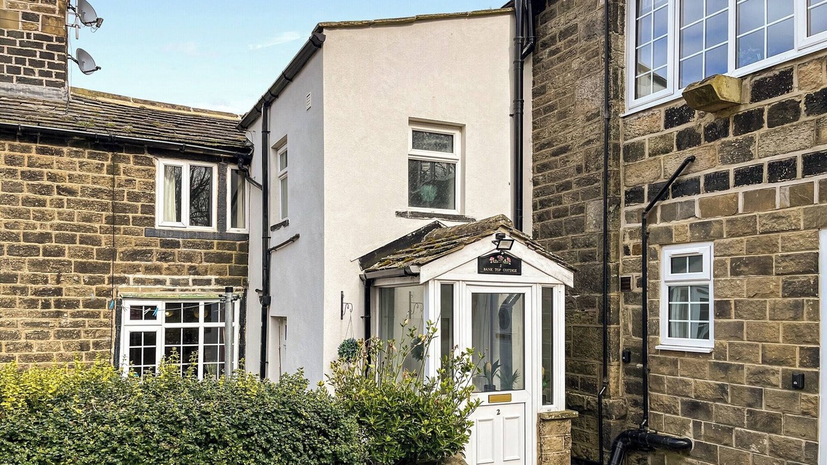 Bingley Cottage | Bank Top Cottage - UK49215