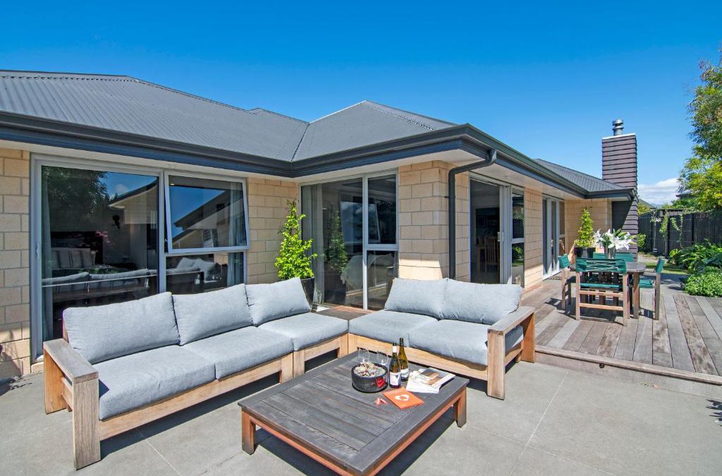 Springlands House | Banksia Retreat - Blenheim Holiday Home