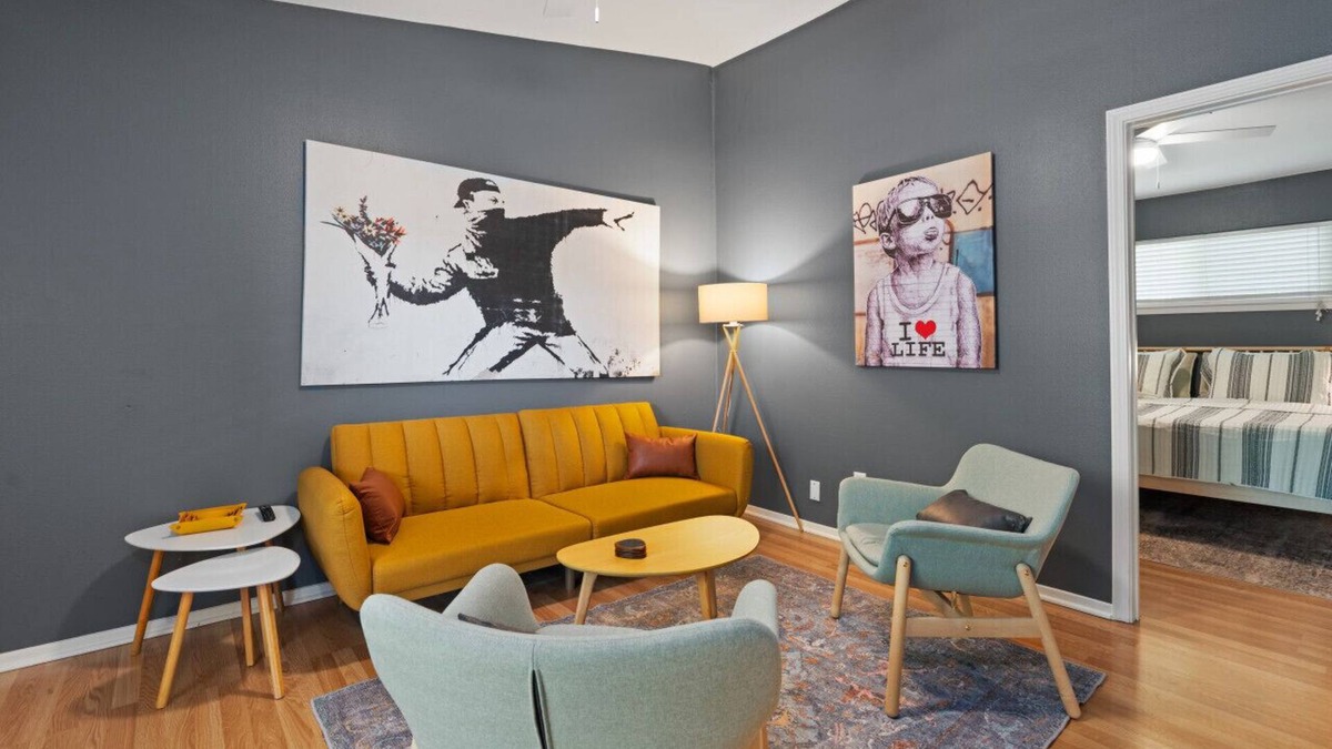 Zilker Apartment | Banksy Bungalow in Zilker close to Downtown