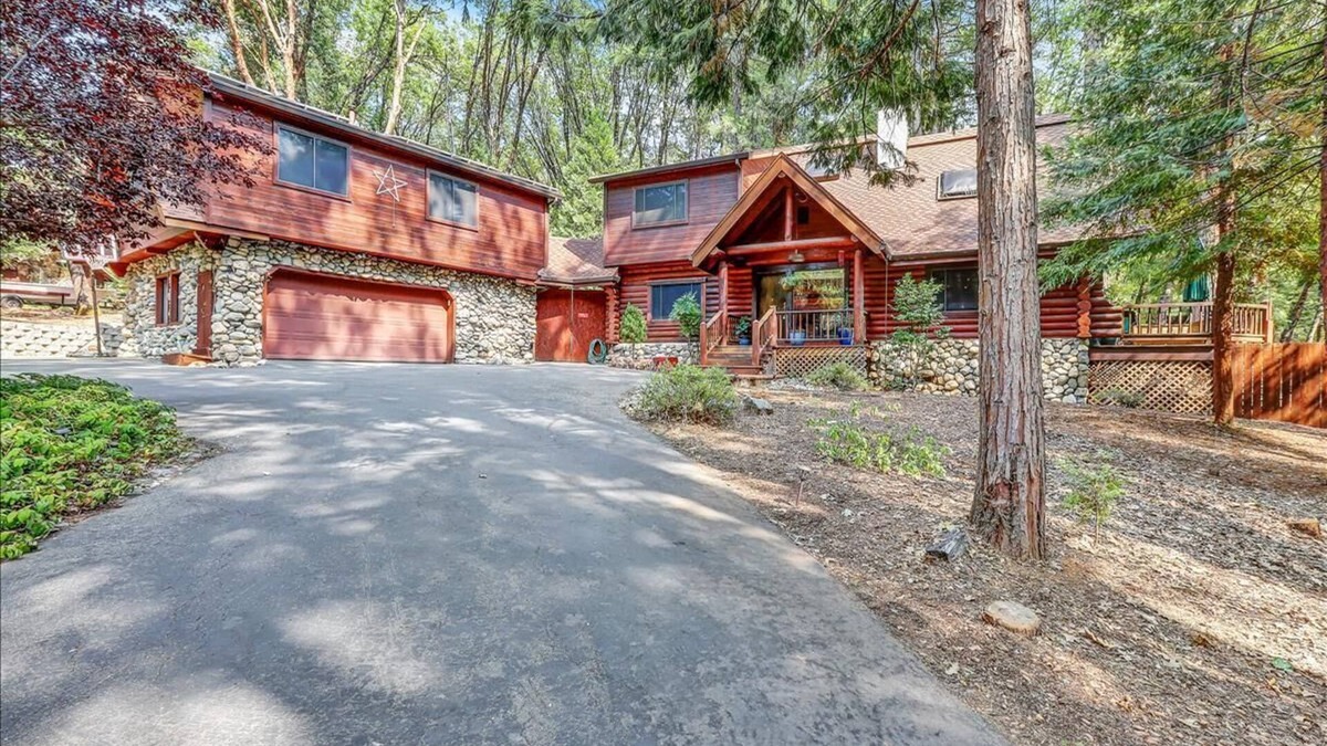 Nevada City House | Banner Mountain Log Home